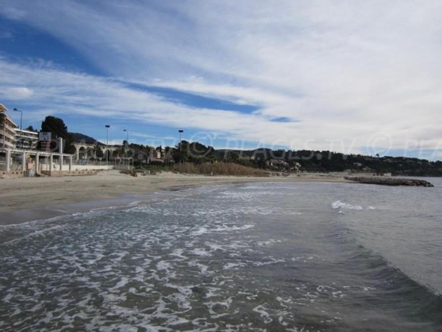 L Annexe 50M De La Plage 邦多勒 外观 照片